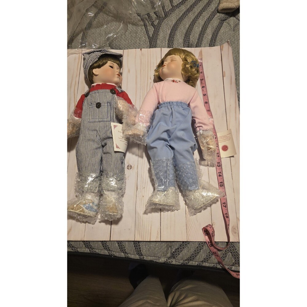 Hamilton Collection Donald Zolan "First Kiss" Porcelain Dolls 18" 1992 Boy Girl